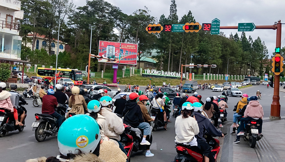 Những lỗi phổ biến khi rẽ phải lúc đèn đỏ